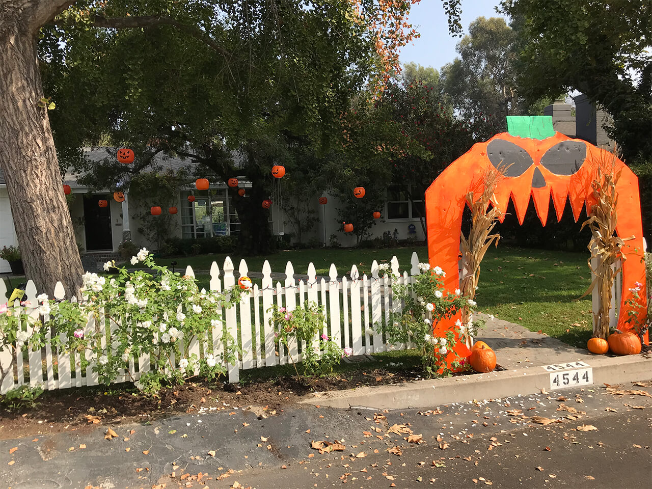 4th Annual Toluca Lake Halloween House Decorating